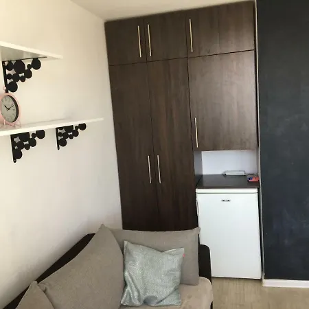 Urocza Mala Kawalerka Blisko Plazy Apartment