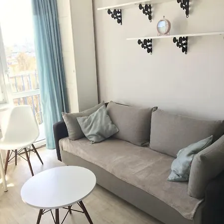 Urocza Mala Kawalerka Blisko Plazy Apartment
